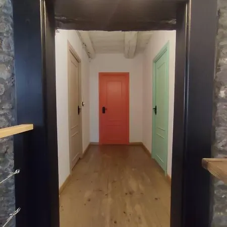 La Escondida Vut-le-952 Σαλέ *